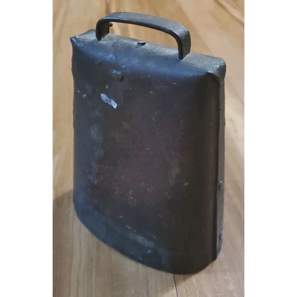 The Unbranded Brand antique primitive